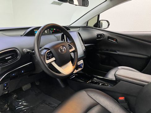 Used 2018 Toyota Prius Prime Premium FWD image 11