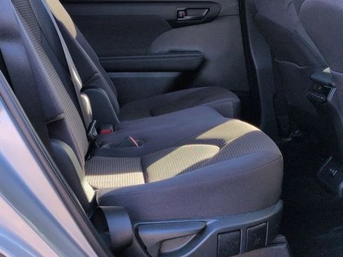 Certified 2023 Toyota Highlander LE image 29