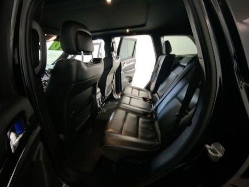 Used 2020 Jeep Grand Cherokee Overland AWD/4WD image 32