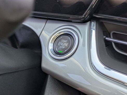 Used 2025 Chevrolet Trax LT w/ LT Convenience Package image 24