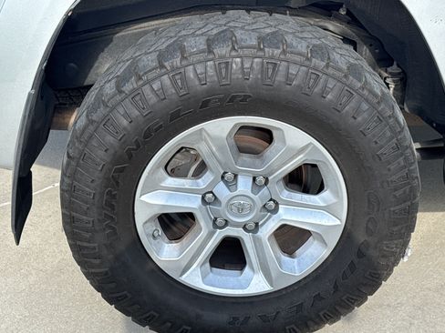 Used 2021 Toyota 4Runner SR5 Premium AWD/4WD image 12