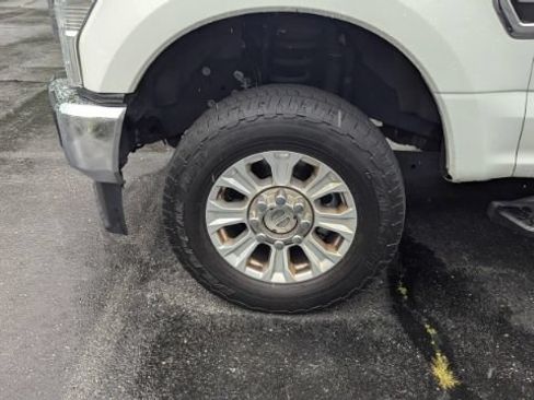 Used 2021 Ford F250 XLT w/ XLT Value Package AWD/4WD image 9