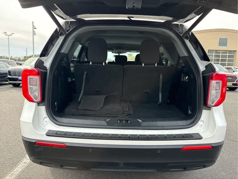 Used 2023 Ford Explorer XLT image 31