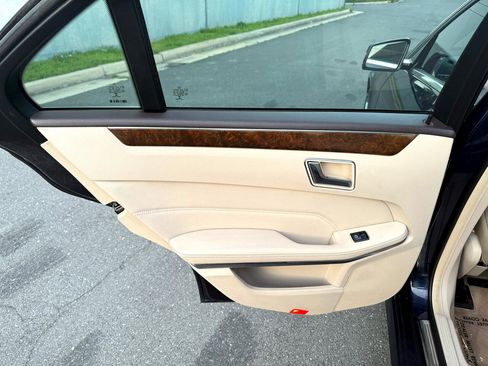Used 2015 Mercedes-Benz E 350 4MATIC Sedan image 18