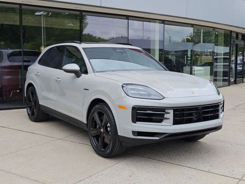 New 2026 Porsche Cayenne E-Hybrid AWD/4WD image 7