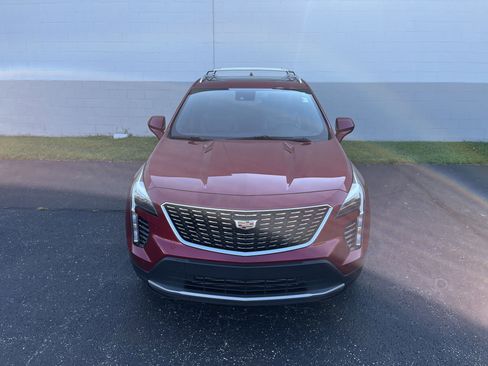 Used 2020 Cadillac XT4 Premium Luxury image 2