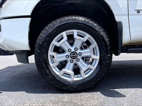 Used 2024 Nissan Titan SV w/ SV Convenience Package AWD/4WD image 33