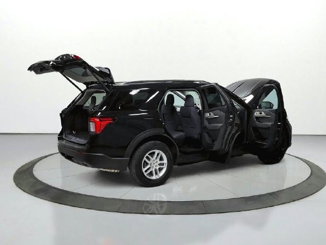 Used 2025 Ford Explorer Active AWD/4WD image 16