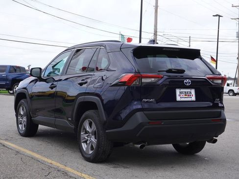 Used 2022 Toyota RAV4 XLE AWD/4WD image 5