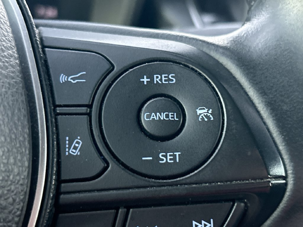Used 2021 Toyota Corolla SE FWD image 17