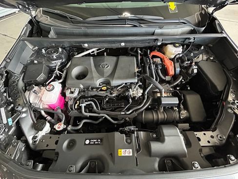 Used 2025 Toyota RAV4 LE AWD/4WD image 36