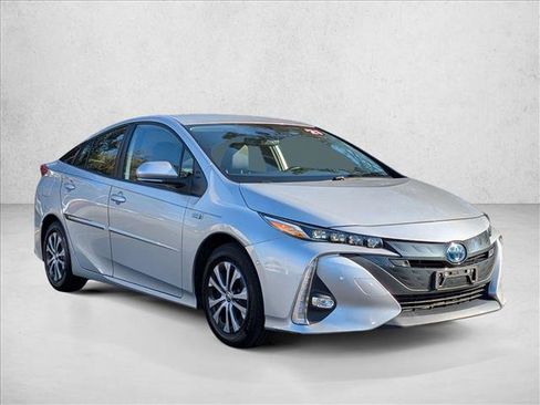 Used 2021 Toyota Prius Prime Limited image 3