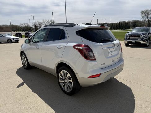 Used 2020 Buick Encore Preferred AWD/4WD image 3
