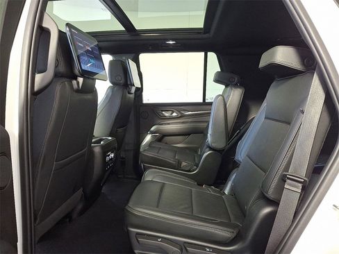 Used 2023 GMC Yukon Denali image 12