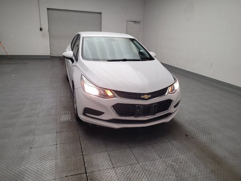 Used 2017 Chevrolet Cruze LS FWD image 14