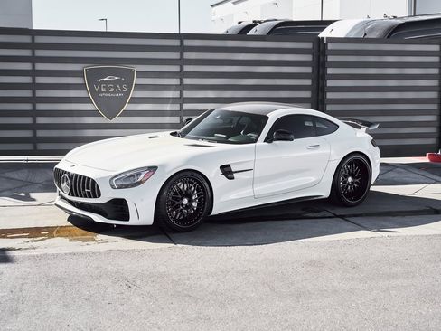 Used 2018 Mercedes-Benz AMG GT R image 5