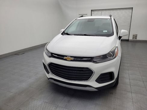 Used 2021 Chevrolet Trax LT w/ LT Convenience Package FWD image 15