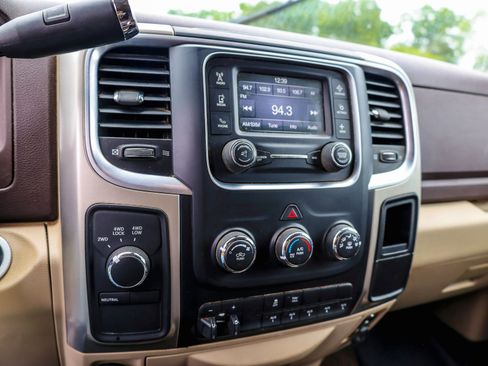 Used 2016 RAM 2500 SLT w/ Snow Chief Group AWD/4WD image 16