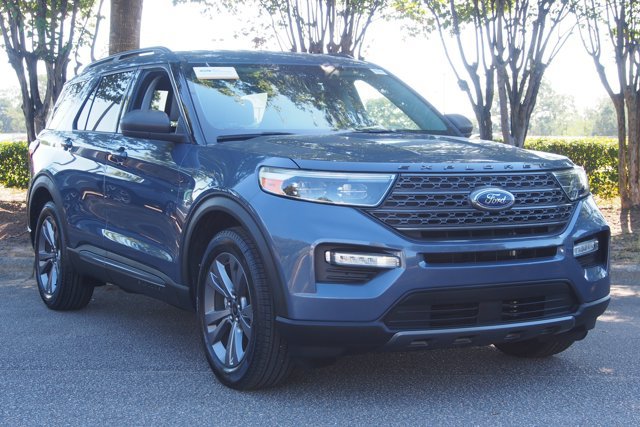 Certified 2021 Ford Explorer XLT w/ Equipment Group 202A RWD image 1