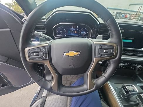 Used 2023 Chevrolet Silverado 1500 High Country w/ High Country Premium Package AWD/4WD image 16