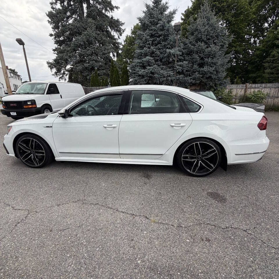 Used 2017 Volkswagen Passat 1.8T R-Line w/ R-Line Lighting Package FWD image 6