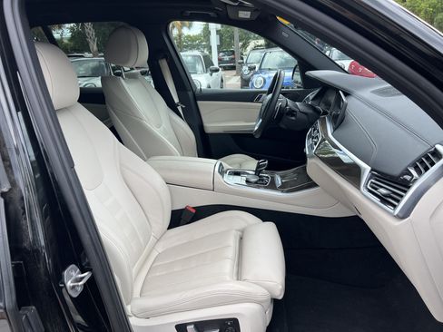 Used 2022 BMW X5 xDrive40i w/ Premium Package AWD/4WD image 33
