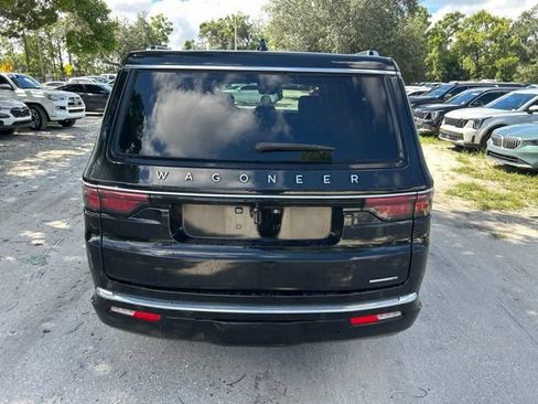 Used 2024 Jeep Wagoneer L Series II w/ Flexible Seating Group AWD/4WD image 18