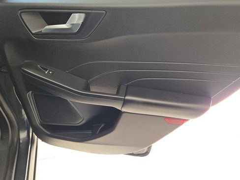 Used 2022 Ford Escape Titanium w/ Class II Trailer Tow Package image 8