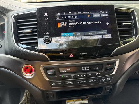 Used 2022 Honda Pilot Special Edition image 11