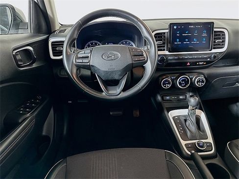 Used 2022 Hyundai Venue Limited image 22