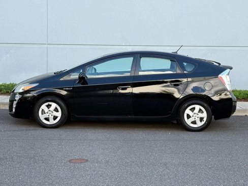 Used 2011 Toyota Prius Three w/ Navigation Pkg FWD image 3