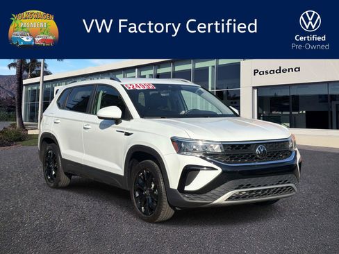 Certified 2023 Volkswagen Taos SE w/ Black Wheel Package FWD image 1