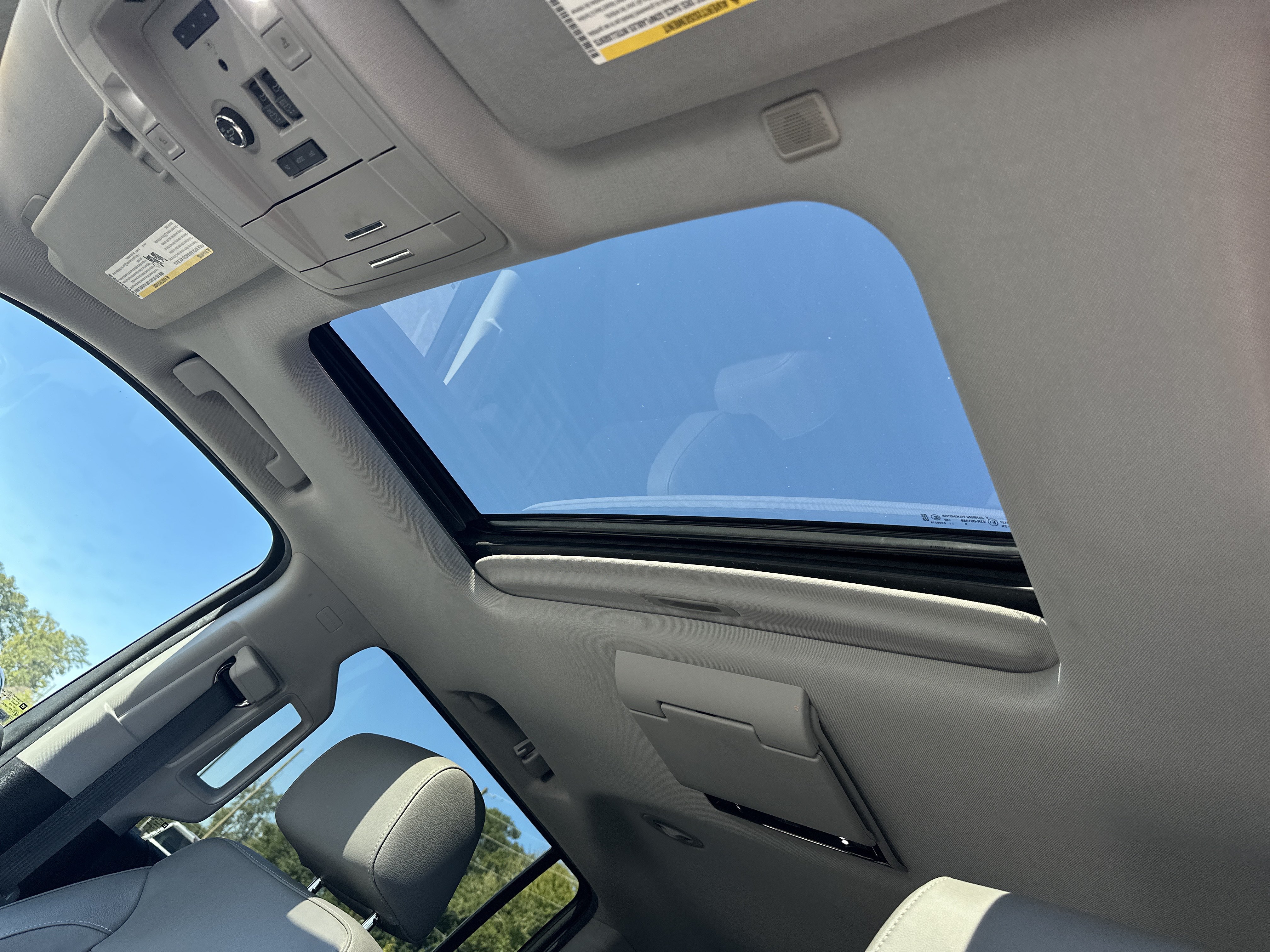 Used 2020 Chevrolet Suburban LT AWD/4WD image 31