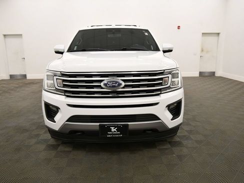Used 2018 Ford Expedition Max XLT w/ Equipment Group 202A AWD/4WD image 11