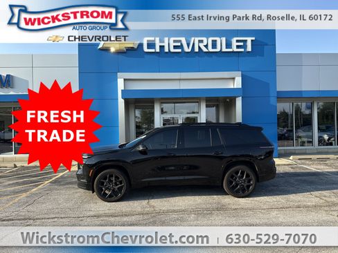 Used 2025 Chevrolet Traverse RS w/ LPO, Floor Liner Package AWD/4WD image 1