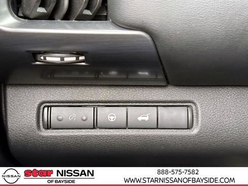 Certified 2024 Nissan Pathfinder SL w/ Black Appearance Package image 33