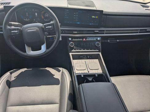 Used 2025 Hyundai Santa Fe SEL image 15