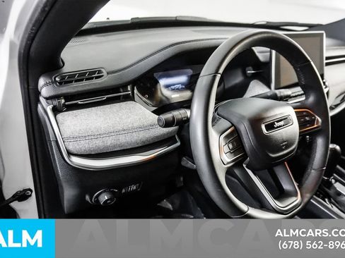 Used 2024 Jeep Compass Latitude AWD/4WD image 30
