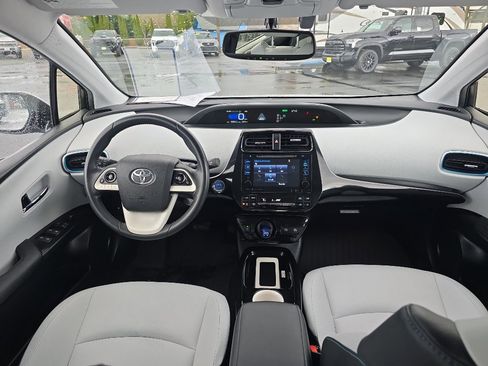 Used 2016 Toyota Prius Four image 19