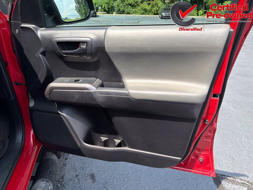 Used 2021 Toyota Tacoma SR5 RWD image 28