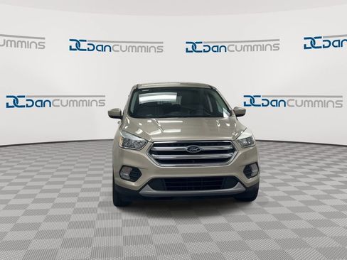 Used 2017 Ford Escape SE FWD image 3