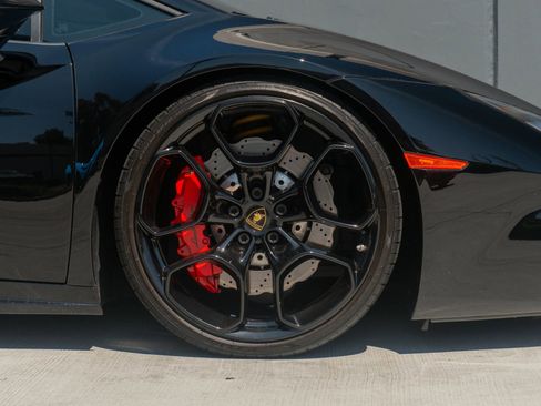 Used 2019 Lamborghini Huracan LP 580-2 image 35