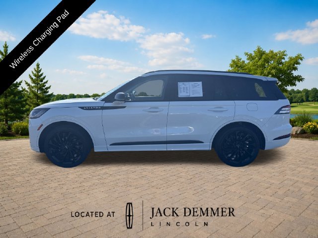 Used 2025 Lincoln Aviator Reserve w/ Jet Appearance Package AWD/4WD image 3