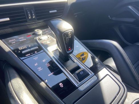 Used 2019 Porsche Cayenne image 29