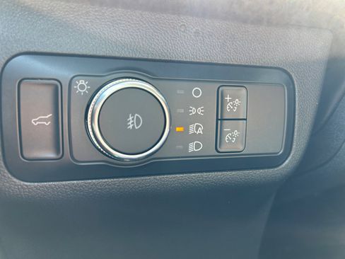 Used 2022 Ford Escape SEL FWD image 22
