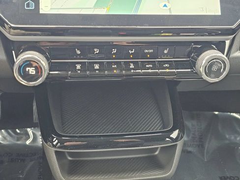 New 2027 Chevrolet Bolt LT w/ Comfort Package FWD image 31