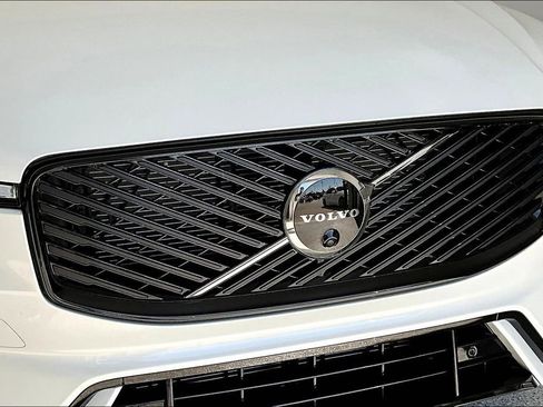 Used 2026 Volvo XC60 B5 Plus w/ Protection Package Premier image 35