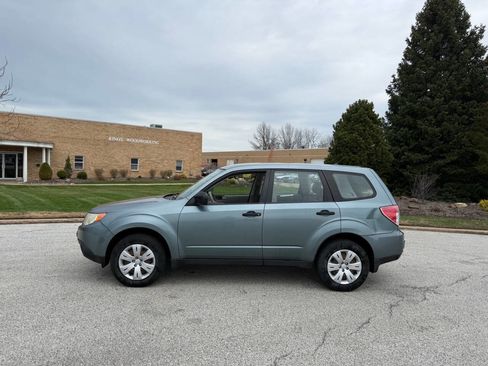 Used 2009 Subaru Forester 2.5X w/ Popular Equipment Group 1A image 2