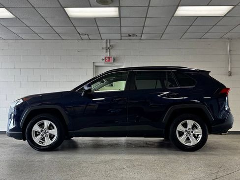 Used 2019 Toyota RAV4 XLE w/ Convenience Package FWD image 4