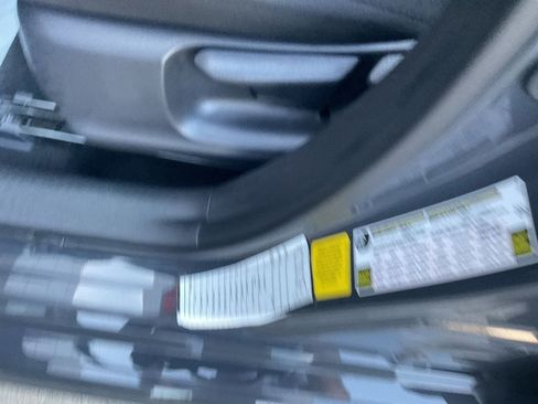 Used 2025 Toyota Corolla LE FWD image 9